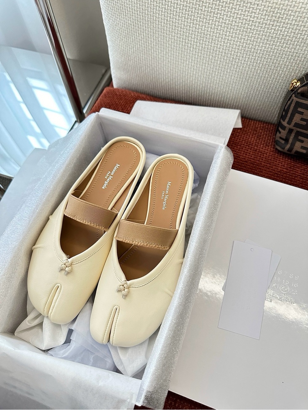 Maison Martin Margiela Cream Leather Slip-On Mules - Picture 6 of 8